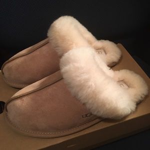 Woman’s UGG SCUFFETTE ll SLIPPERS